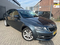 Skoda Octavia - 1.0 TSI Greentech Style Business|Carplay|Navi|Cruise|PDC|Stoelver|Stuurver|