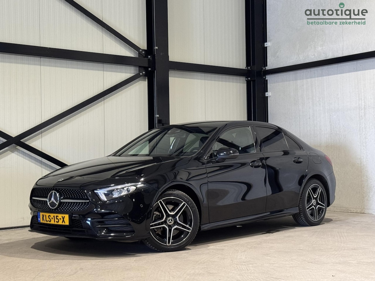 Mercedes-Benz A-klasse - 250 e AMG | navi | sfeer verlichting | led | trekhaak | - AutoWereld.nl