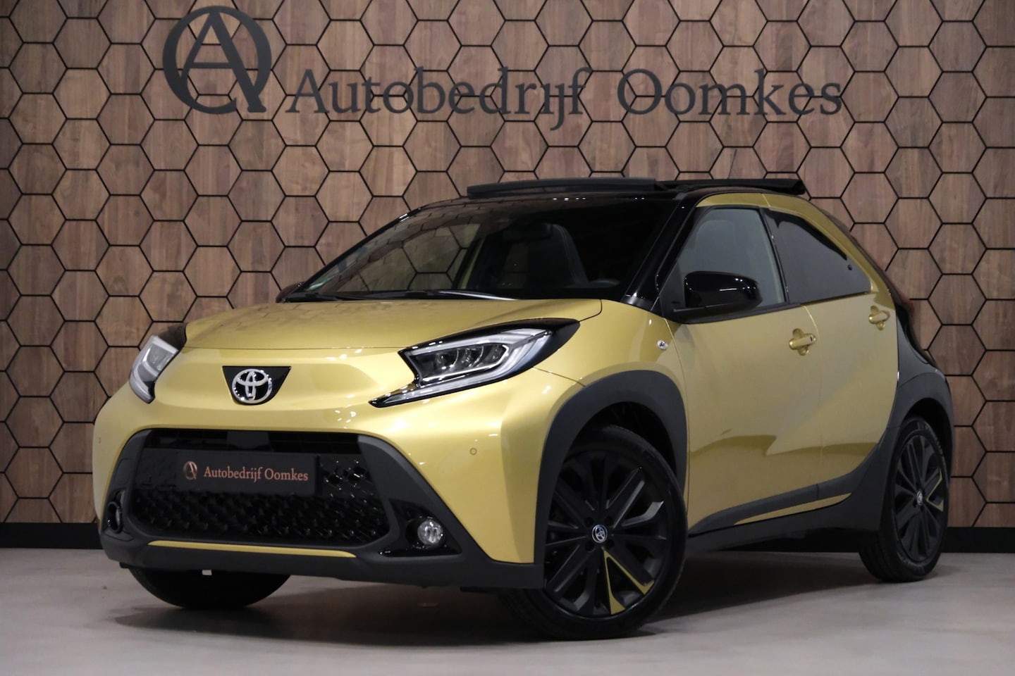 Toyota Aygo X - 1.0 VVT-i S-CVT Pulse *CABRIOTOP* Geweldige Auto! 18dkm Navi/Camera 4 stuks op voorraad - AutoWereld.nl
