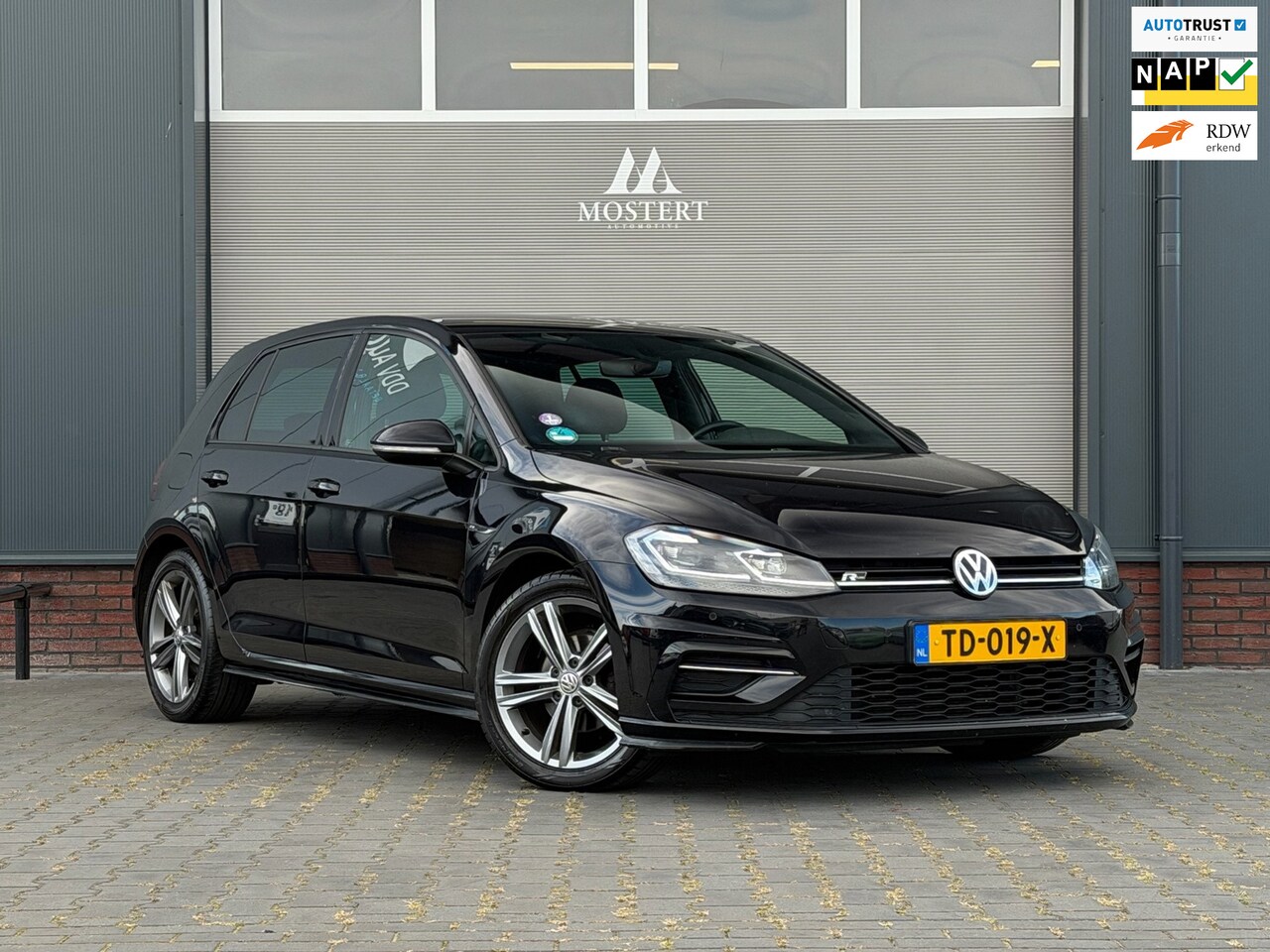 Volkswagen Golf - 1.0 TSI/110pk Highline Business R|2018|NAP|2x R-line|Automaat|Adaptive cruise|Camera|Carpl - AutoWereld.nl