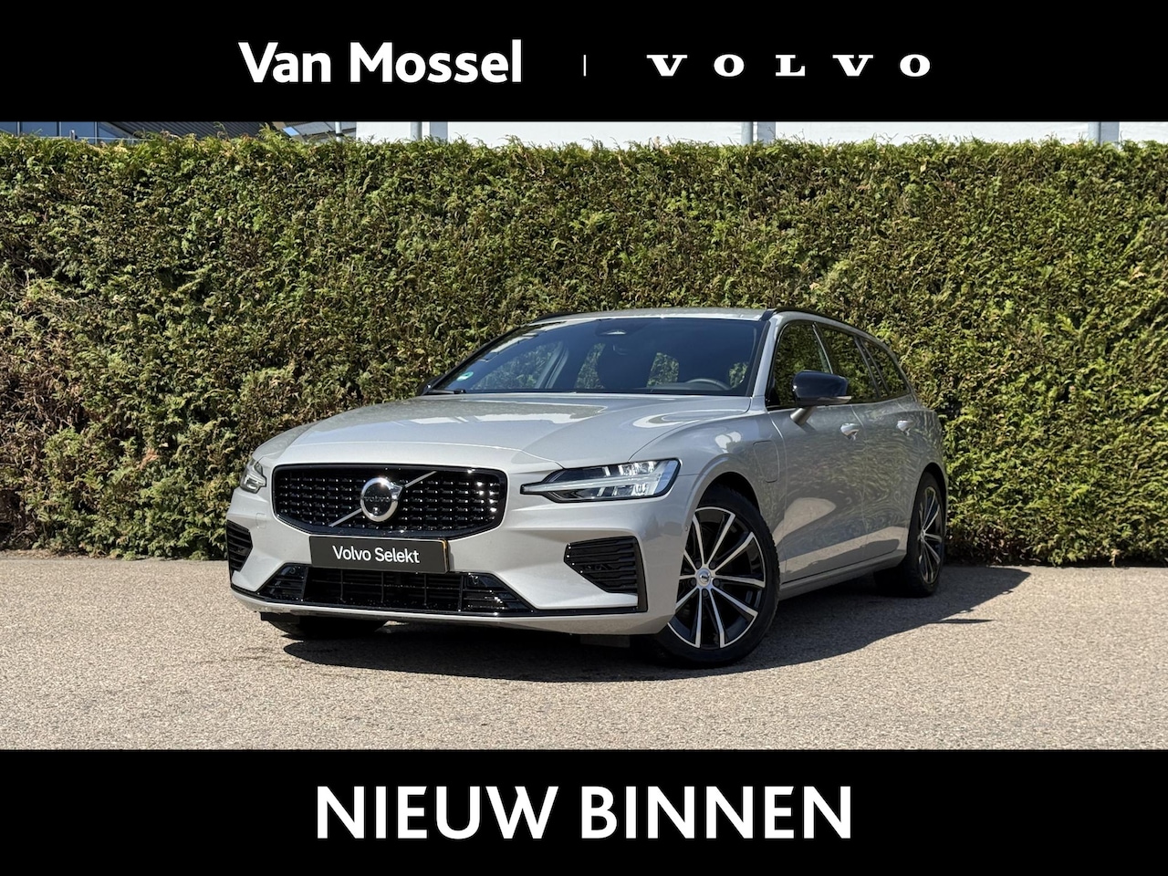 Volvo V60 - T6 Plug-in hybrid AWD Plus Dark | Trekhaak | 360 camera | Blis | Keyless | Elektrische sto - AutoWereld.nl