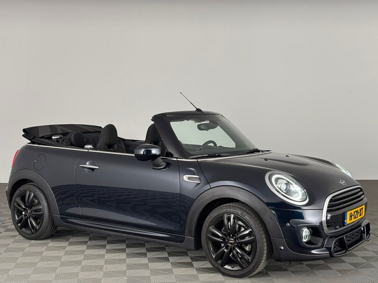 MINI Cabrio - Cooper 1.5 *JCW PAKKET* harman/kardon | Full LED | ECC - AutoWereld.nl