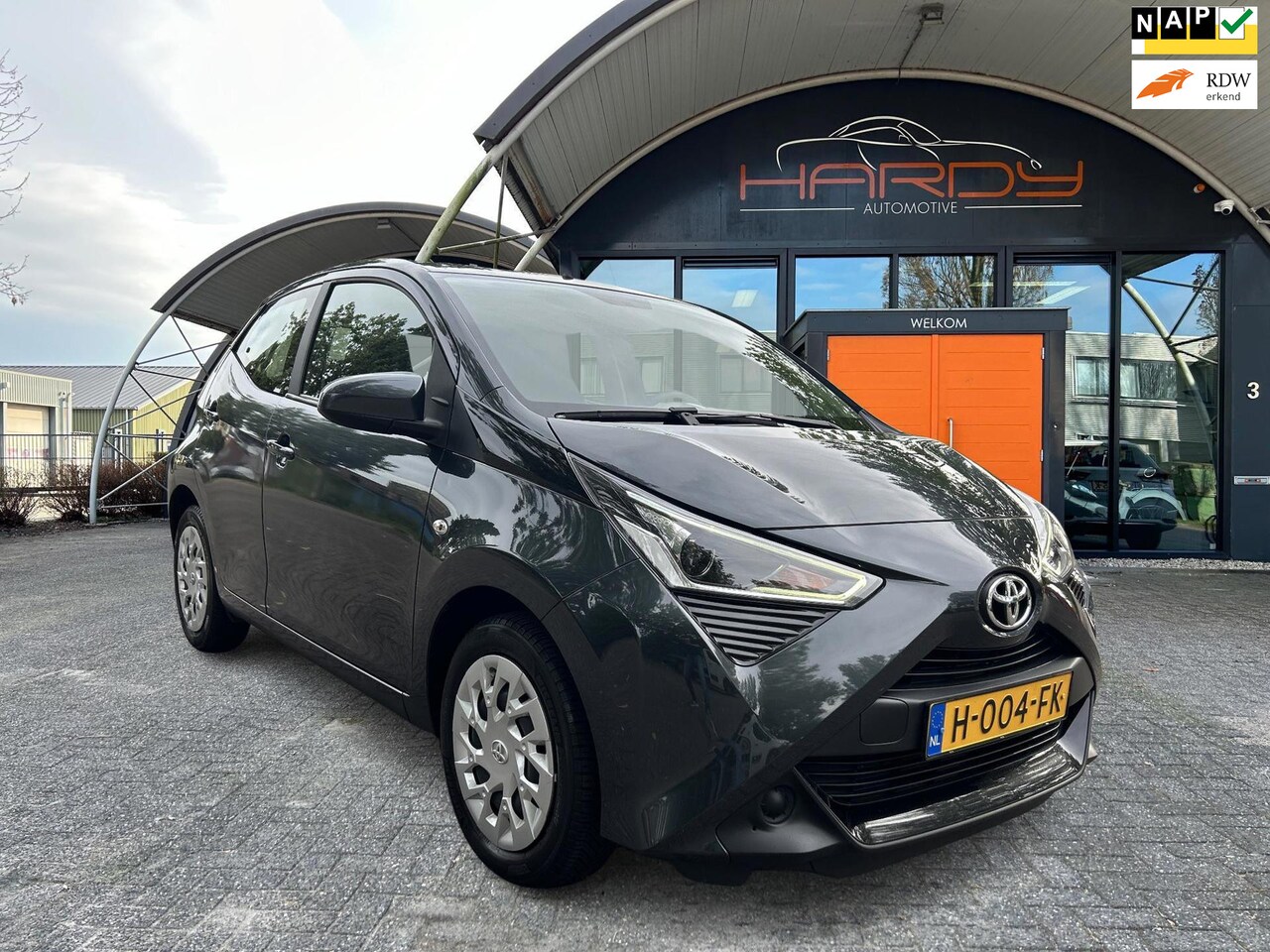 Toyota Aygo - 1.0 VVT-i X-Play Apple Carplay Camera NW Model - AutoWereld.nl