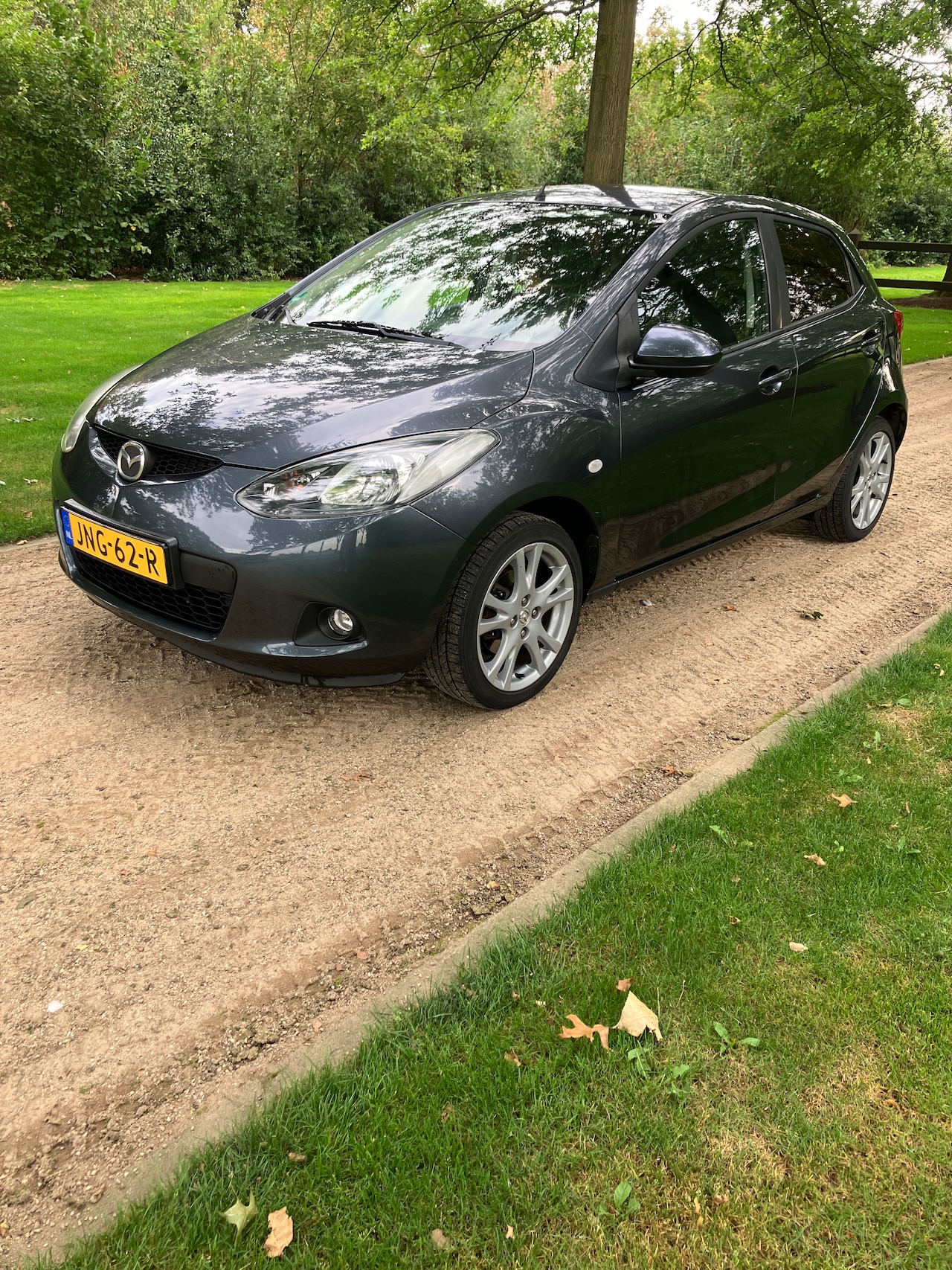 Mazda 2 - 1.3 GT-M Line lichtmetalen wielen, stoelverwarming, airco, elektrische spiegels etc - AutoWereld.nl