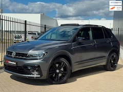 Volkswagen Tiguan - 2.0 TSI 4Motion R-Line Pano Camera Trekhaak ACC Carplay