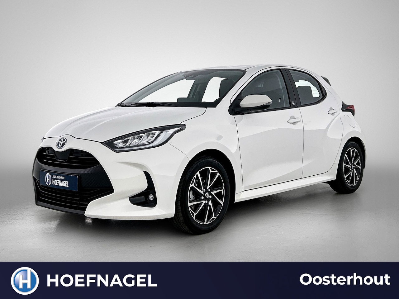 Toyota Yaris - 1.5 Hybrid Comfort Automaat | Adaptive Cruise | CarPlay | Camera | Trekhaak - AutoWereld.nl