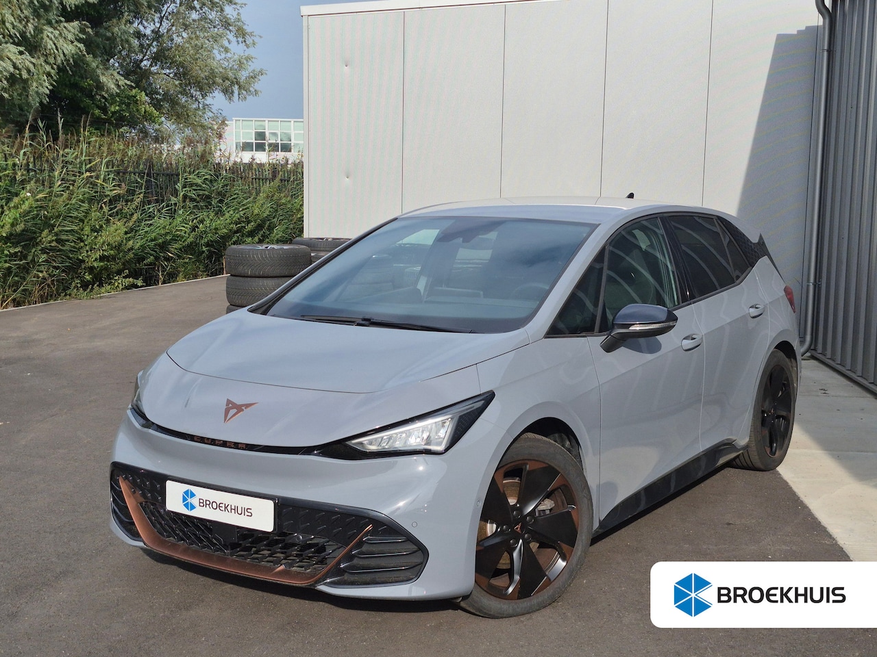 CUPRA Born - Essential 62 kWh 204PK | Achteruitrijcamera | Parkeer assistent | Adapt cruise | Stoel/stu - AutoWereld.nl