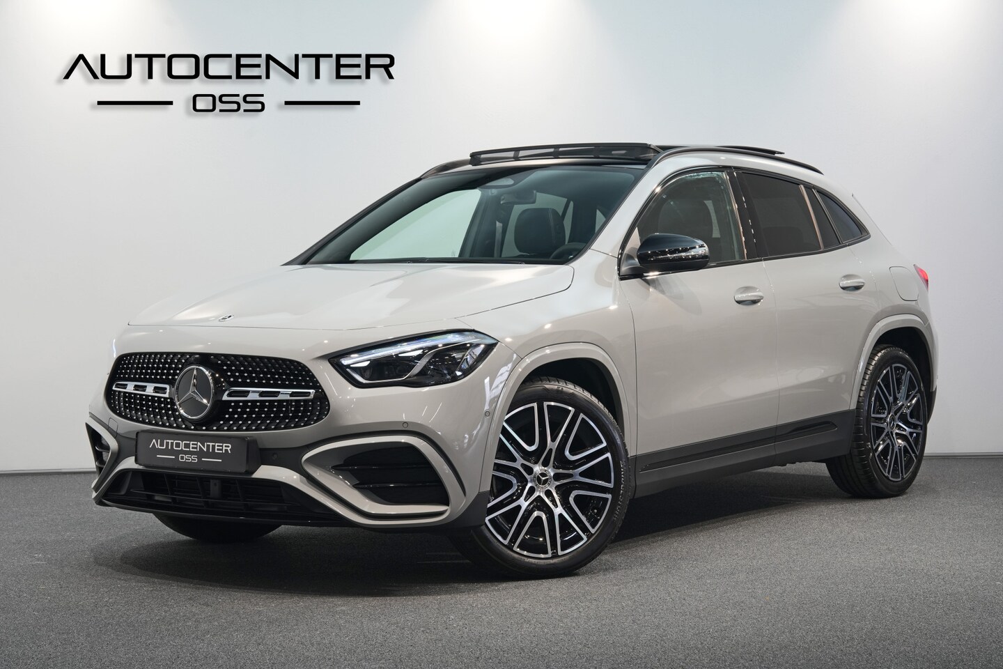 Mercedes-Benz GLA-Klasse - 250 e 140 Year Edition ✅ NAP ✅ PANO ✅ CAMERA ✅ MULTIBEAM ✅ 20" ✅ GARANTIE - AutoWereld.nl
