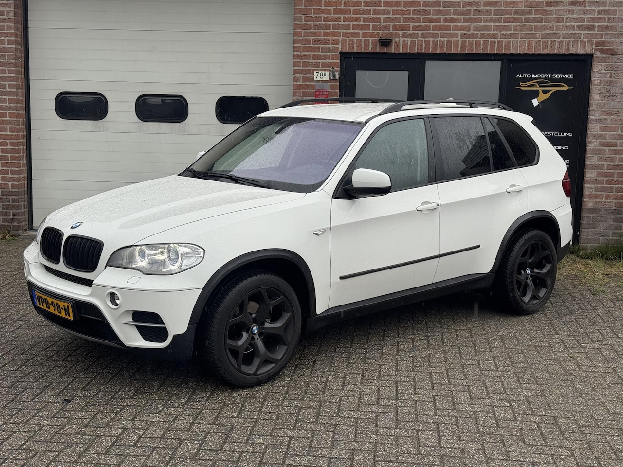 BMW X5 - BMW 3.0 Diesel xDrive M-Sport / grijs kenteken/ all season 20"/ camera - AutoWereld.nl