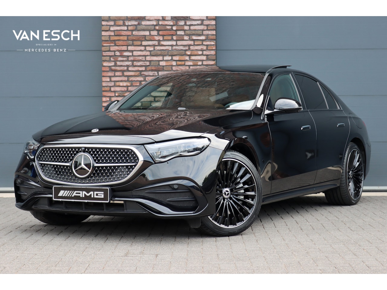 Mercedes-Benz E-klasse - 400 e 4MATIC AMG Line | Hyperscreen | Distronic+ | Massage | Stoelventilatie | HUD | 3D-Di - AutoWereld.nl