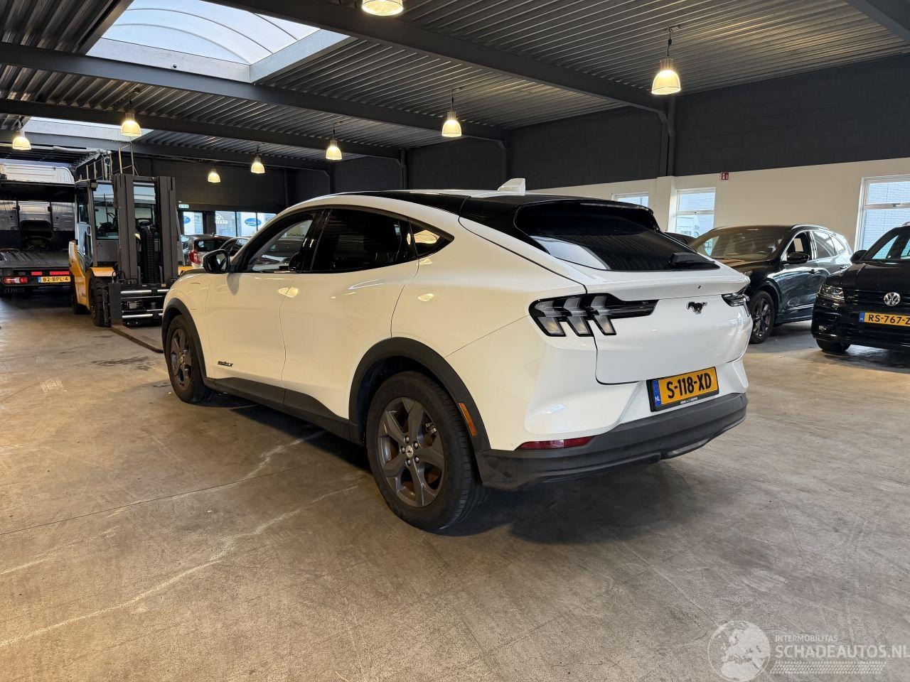 Ford Mustang Mach-E - Extended RWD 98 KWH 30.000 NAP
