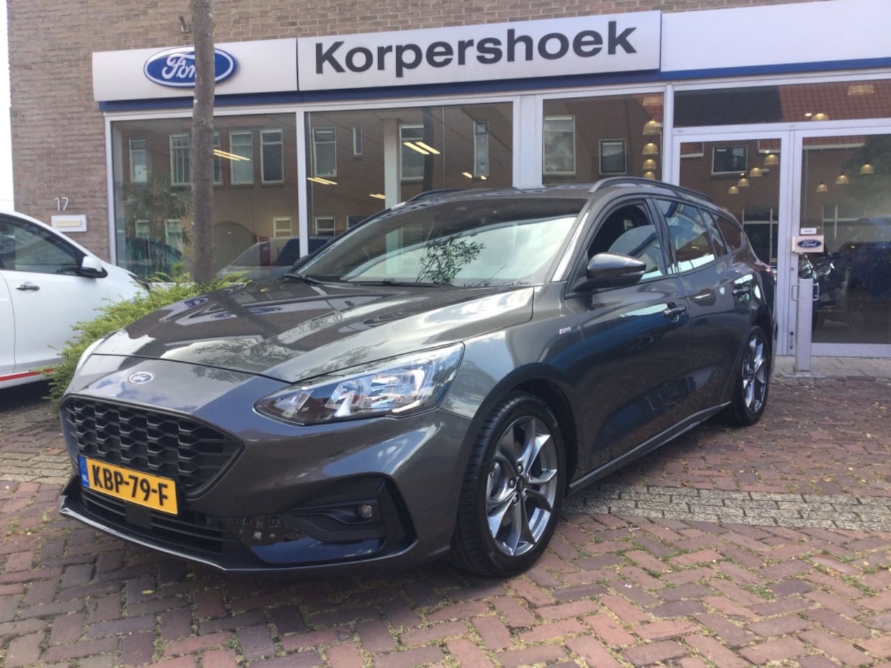 Ford Focus Wagon - 1.0 EcoB. Tit. X Bns | Automaat - AutoWereld.nl