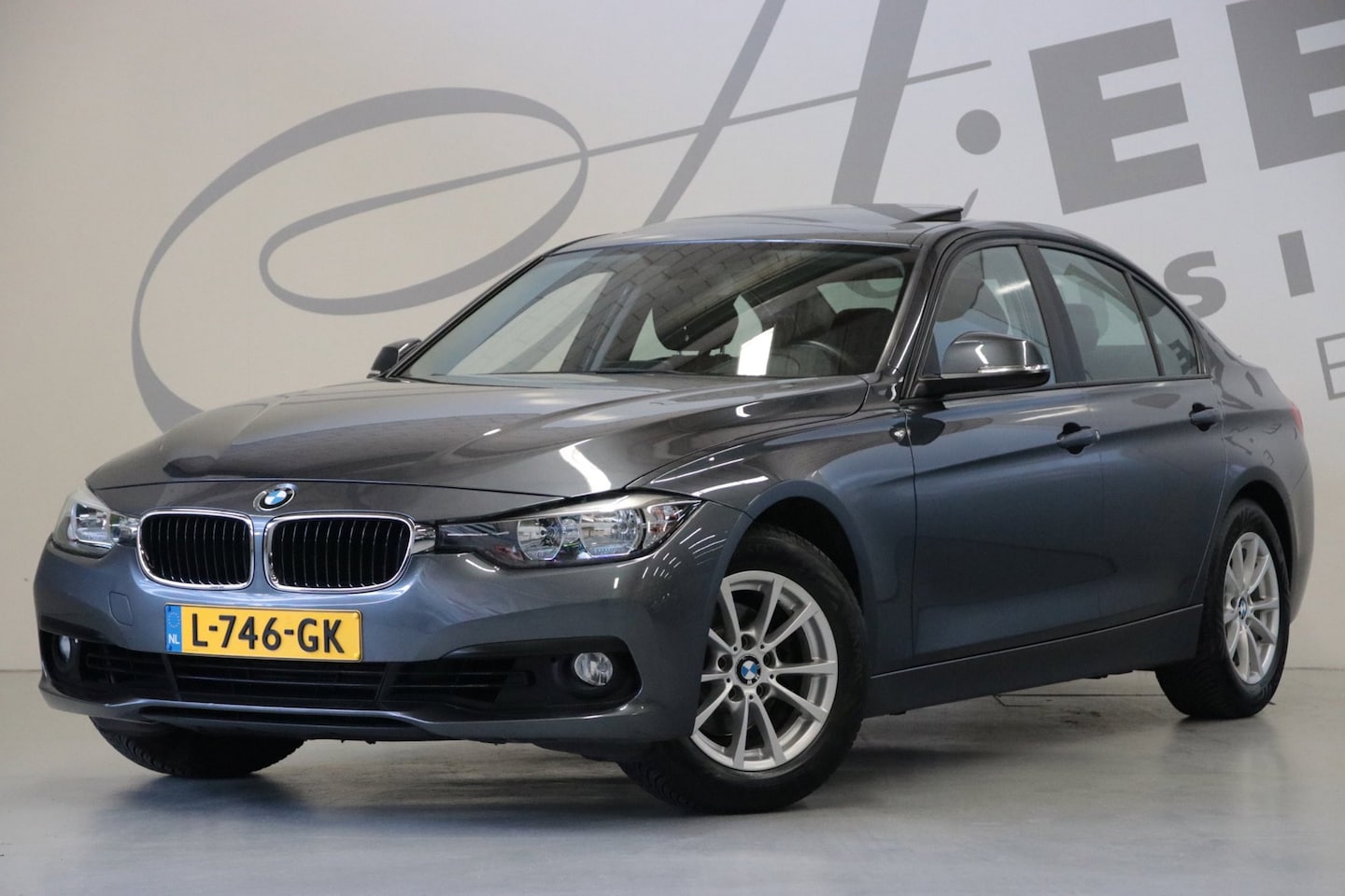 BMW 3-serie - 318i/ Schuifkanteldak/ Navigatie/ - AutoWereld.nl
