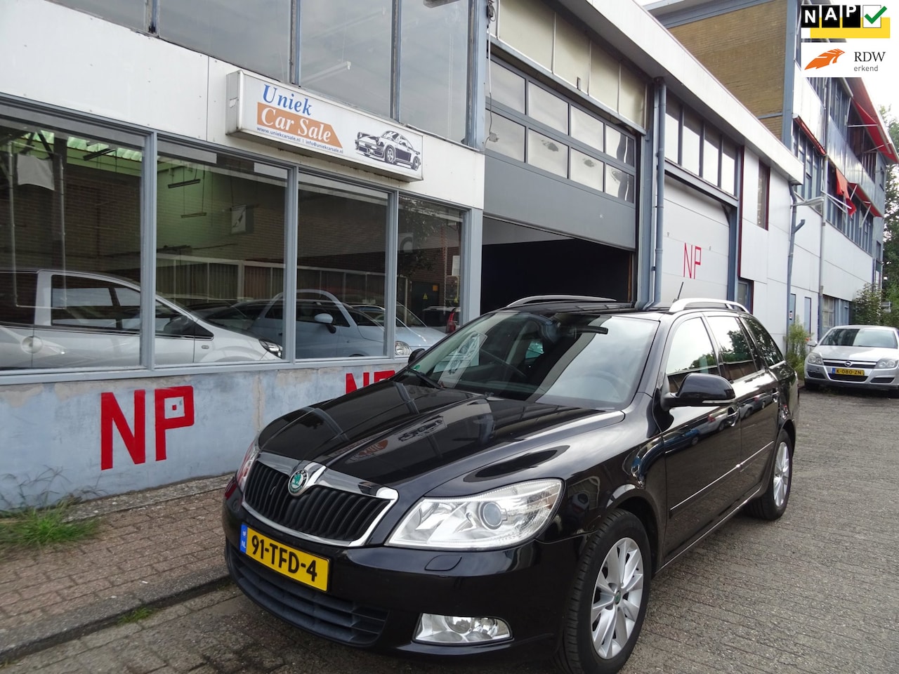 Skoda Octavia Combi - 1.2 TSI Elegance Business Line automaat - AutoWereld.nl