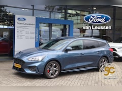 Ford Focus Wagon - 125PK ST-LINE WINTERPACK EL-TREKHAAK HEAD-UP KEYLESS CAMERA P-SENSOREN