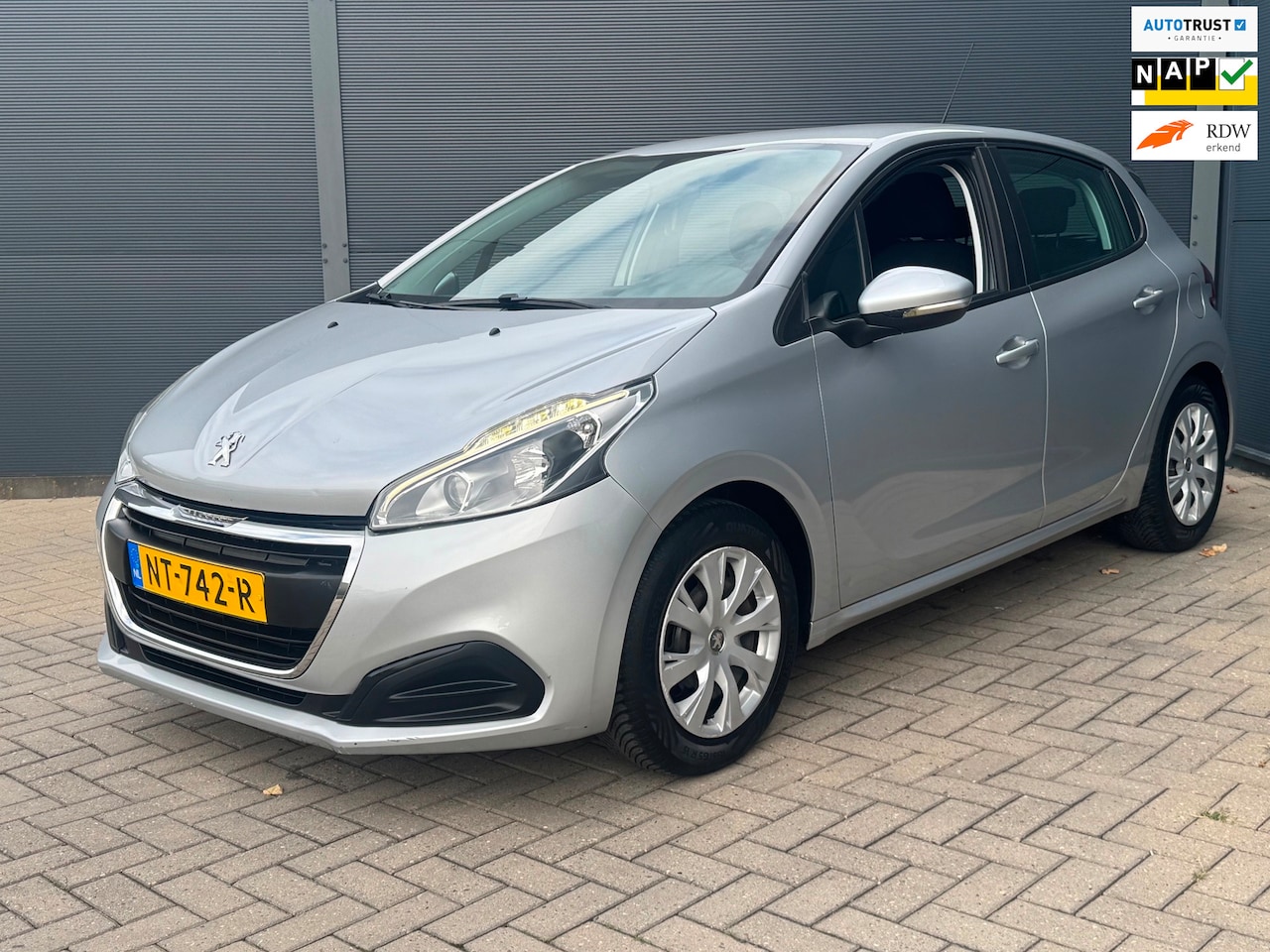Peugeot 208 - 1.2 PureTech / Automaat / Navi / Nw -Riem - AutoWereld.nl