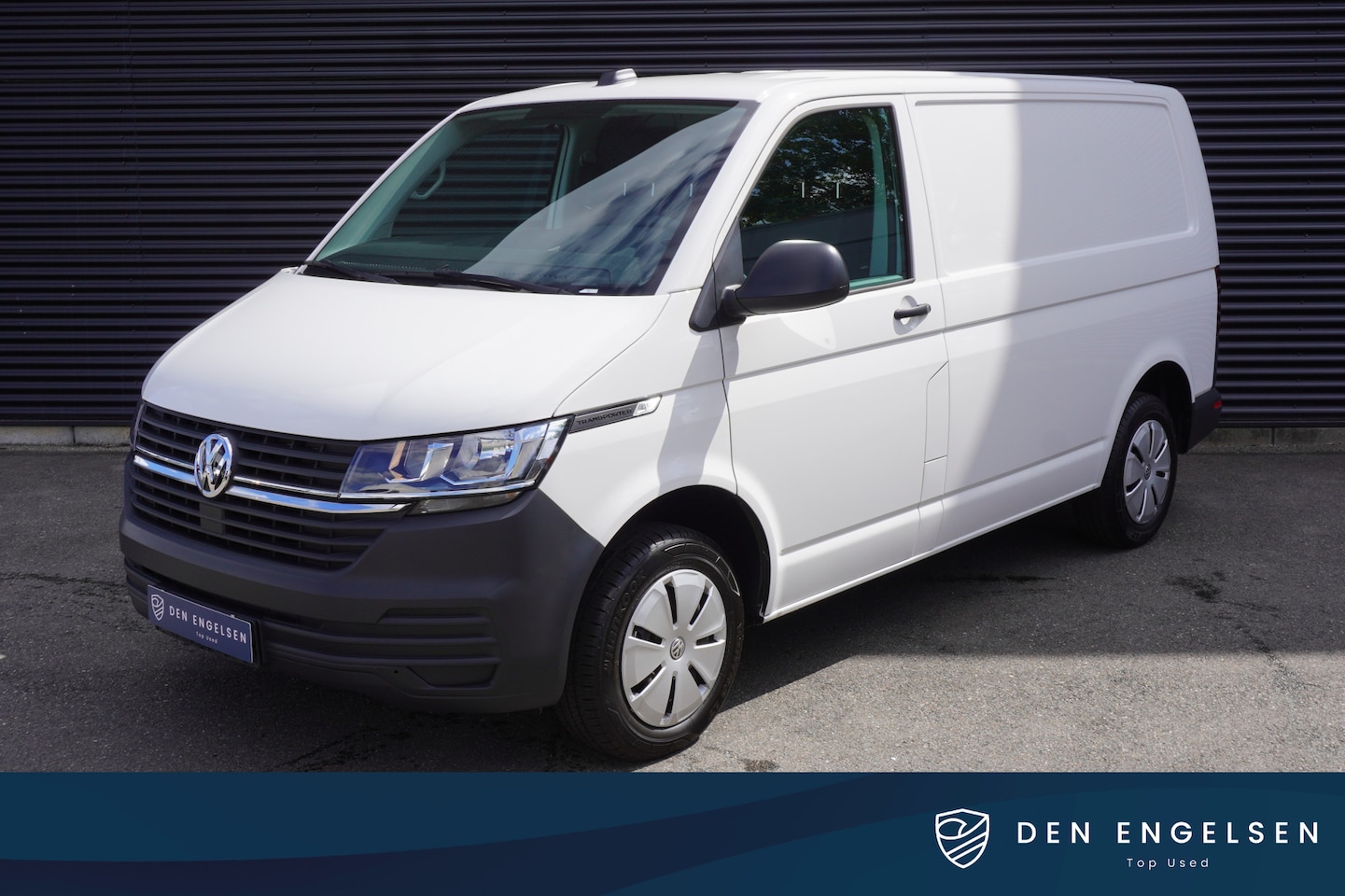 Volkswagen Transporter - 2.0 TDI L1H1 28 110pk Trekhaak Navigatie Apple Carplay Parkeersensoren Achterklep Airco - AutoWereld.nl