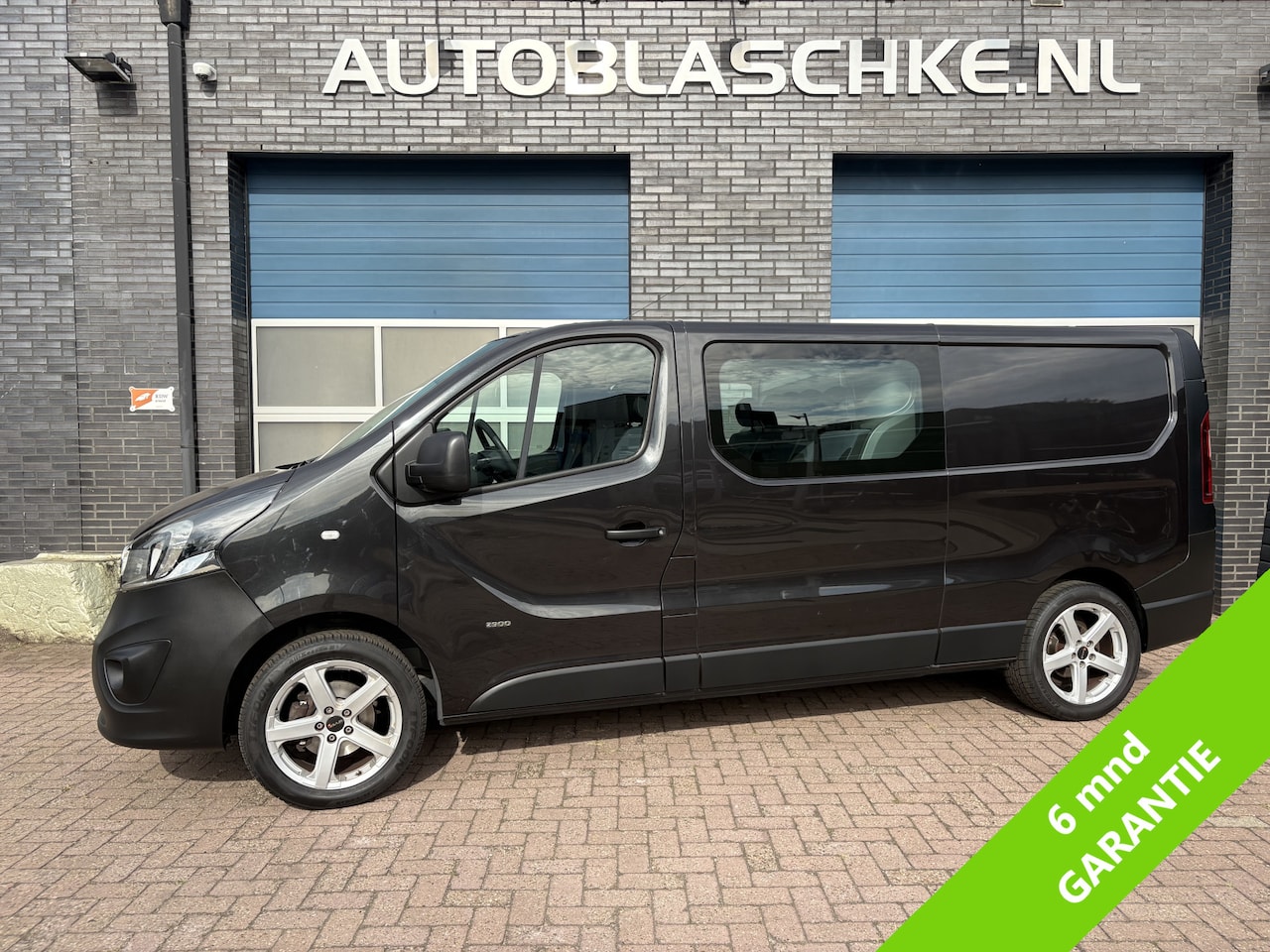 Opel Vivaro - 1.6 CDTI L2H1 DC Edition 1.6 CDTI L2H1 DC Edition, airco, trekhaak, lichtmetalenvelgen - AutoWereld.nl