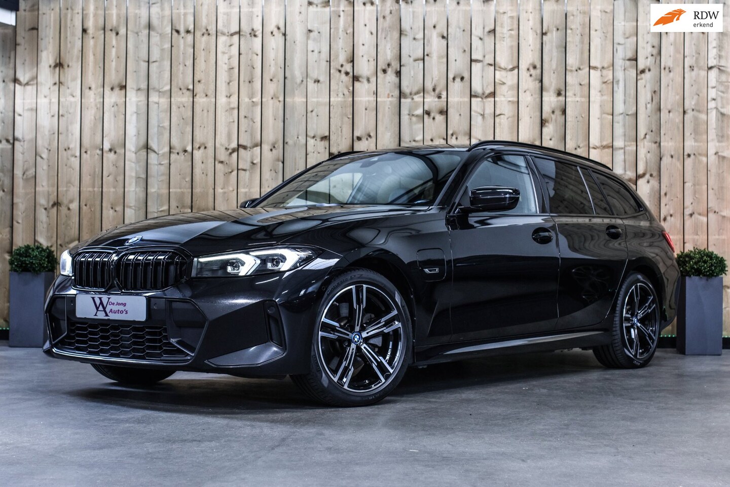 BMW 3-serie Touring - 330e M-Sport *Camera*Led*Stuurwielverwarming* - AutoWereld.nl