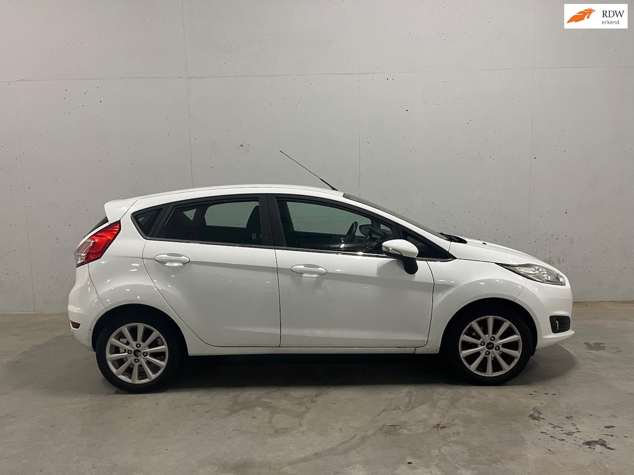 Ford Fiesta - 1.0 Titanium 5drs. Nav Clima Cruise PDC APK NAP - AutoWereld.nl