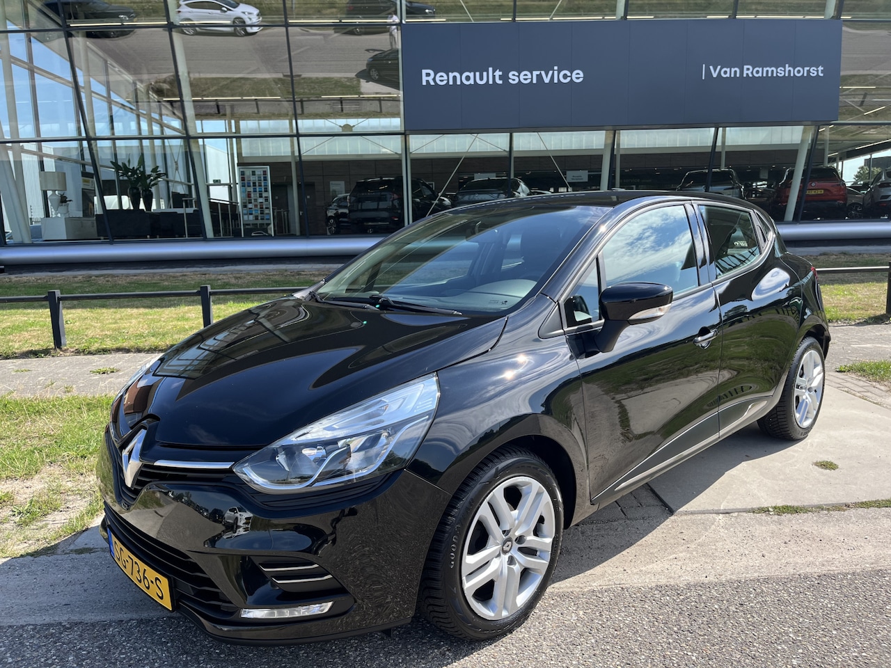 Renault Clio - 0.9 TCe Dealer onderhouden / Navigatie / Airco / Elek. Ramen V / - AutoWereld.nl