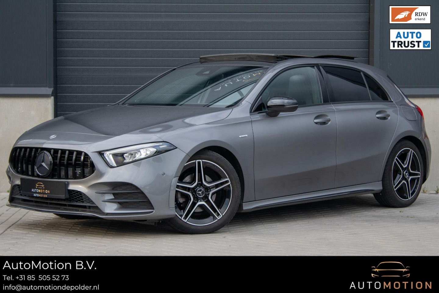 Mercedes-Benz A-klasse - 180 Edition AMG Line Pano Camera Burmester Stoelverwarming LED - AutoWereld.nl