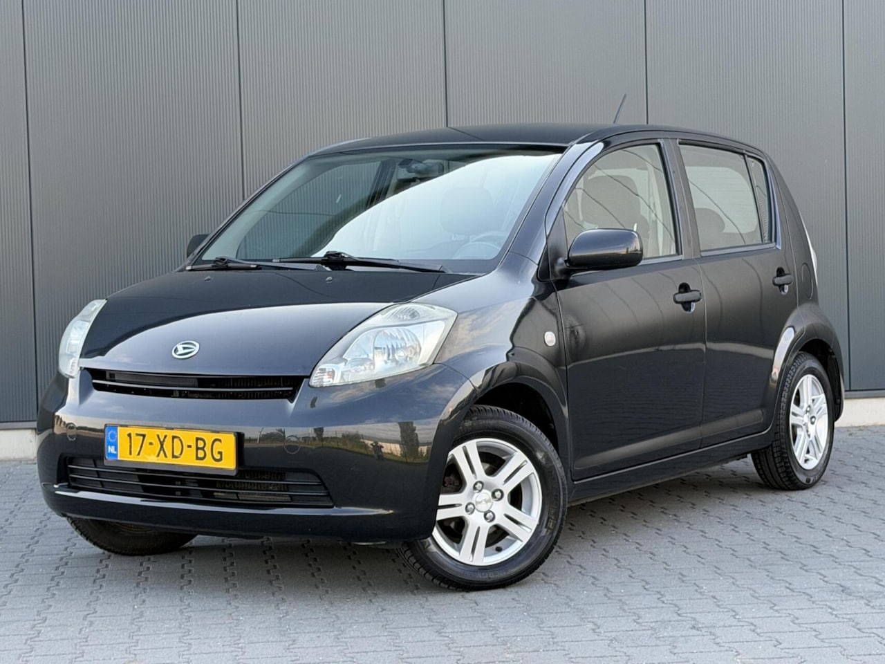 Daihatsu Sirion 2 - 1.0-12V Trend 5-Deurs - Nette Auto - 140DKM - AutoWereld.nl