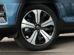 Volvo XC40 - Recharge Core 70 kWh / SoH 95, 5% / Carplay / Camera