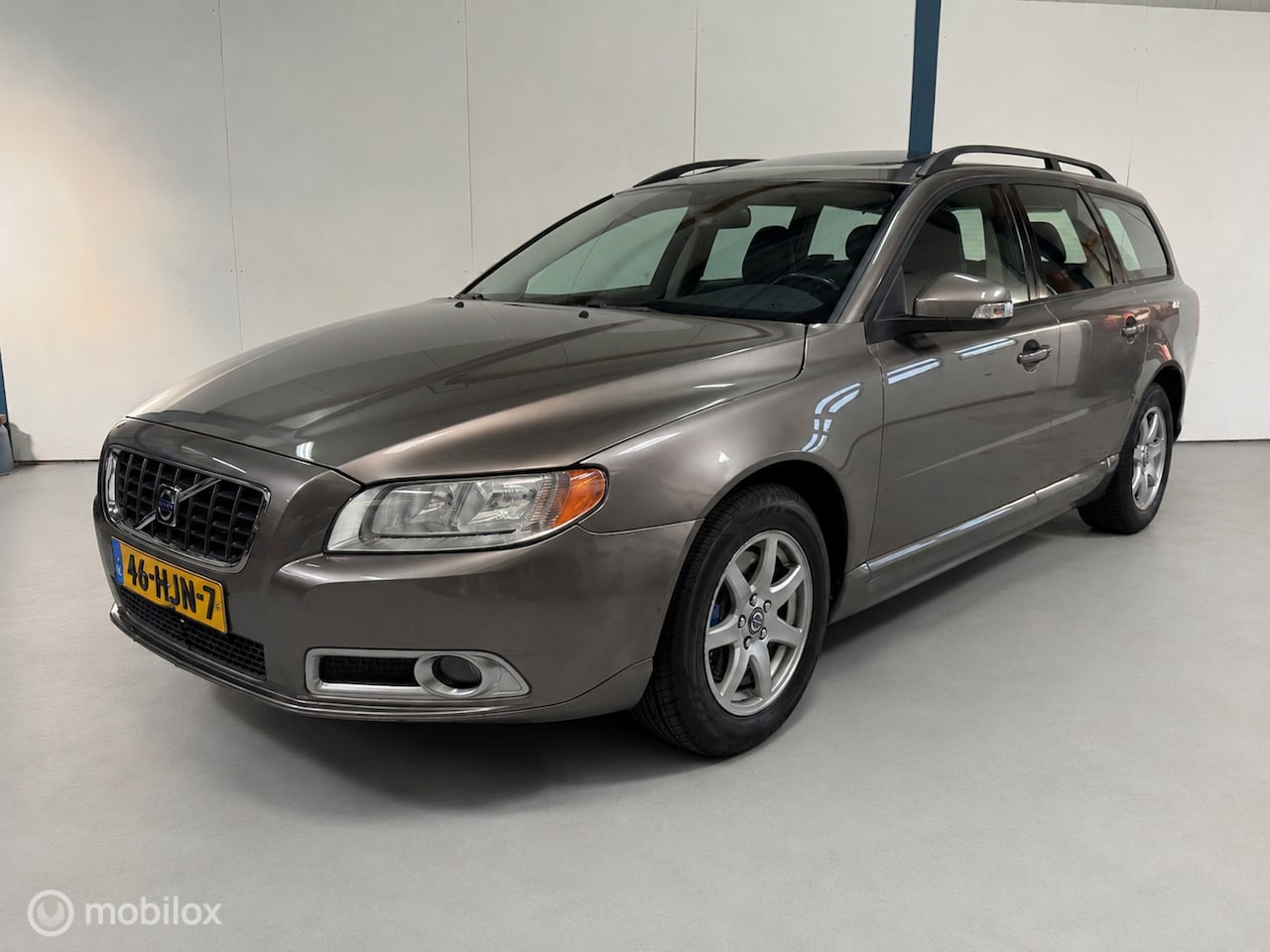 Volvo V70 - 2.5T Momentum NL-AUTO / SCHUIFDAK - AutoWereld.nl