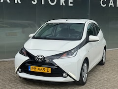 Toyota Aygo - 1.0 VVT-i x-play Navi|Camera|Dealer Onderhouden