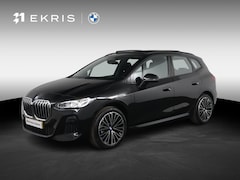 BMW 2-serie Active Tourer - 225e xDrive | SOH 100% | M Sportpakket | Harman-Kardon | Trekhaak | elektrisch glazen pano