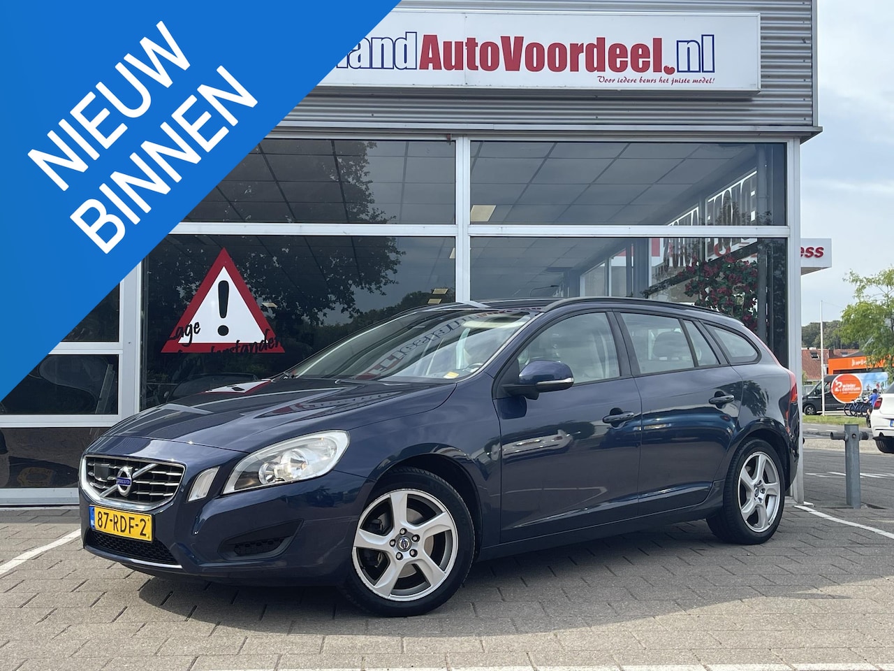 Volvo V60 - 2.0 D3 Kinetic 2.0 D3 Kinetic - AutoWereld.nl