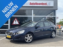 Volvo V60 - 2.0 D3 Kinetic /Automaat/Cruise/Clima/BLIS/Distr. vv 137.954 km op 13-01-22/Onderhoudshist