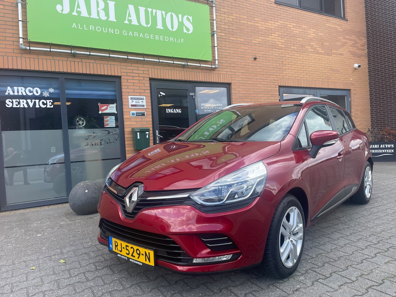 Renault Clio Estate - 0.9 TCe Zen Zeer mooi! Weinig km, trekhaak - AutoWereld.nl