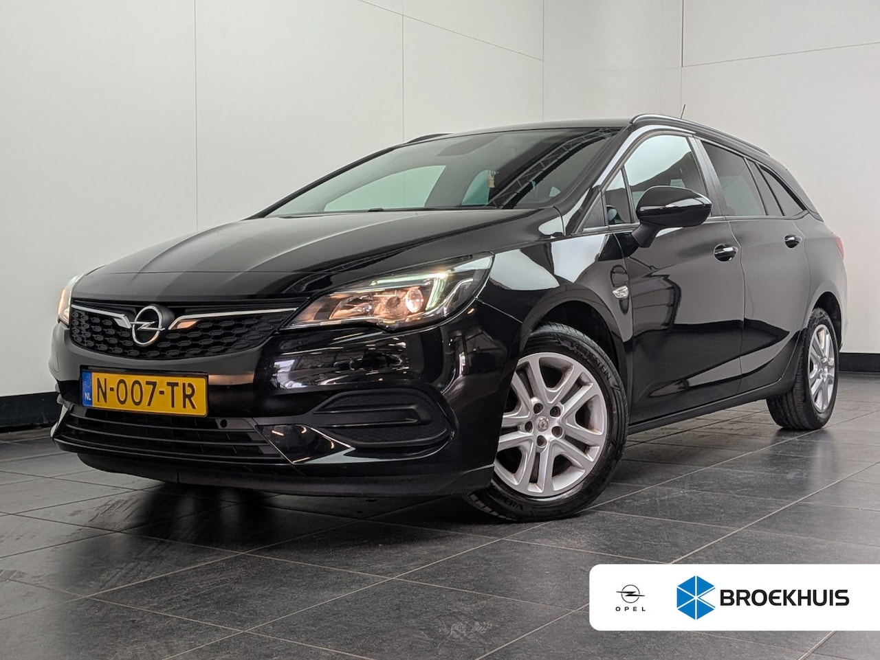Opel Astra Sports Tourer - 1.2 Edition Airco | AppleCarplay/ Android Auto | Cruise Control | DAB | PDC Achter | - AutoWereld.nl