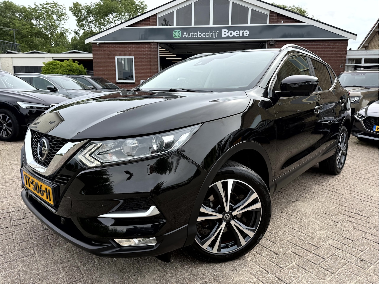 Nissan Qashqai - 1.2 N-Connecta Panoramadak, 18''Lmv, Camera - AutoWereld.nl