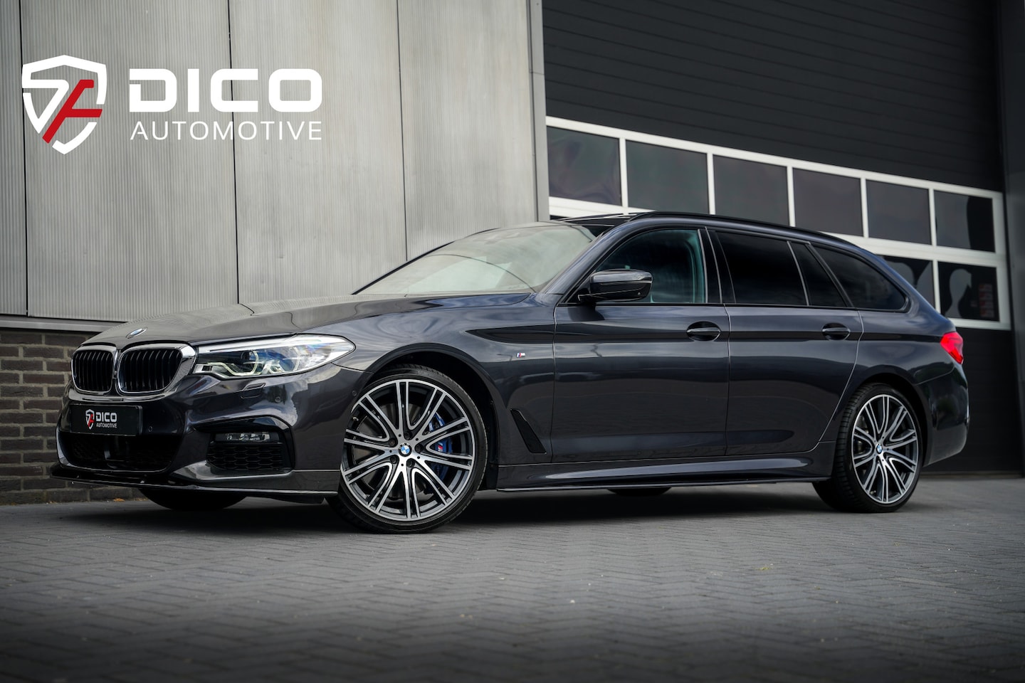BMW 5-serie Touring - 540i 340 pk xDrive High Executive M-Sportpakket / Pano-Dak/ Bowers&Wilkins/ Massage/ Head- - AutoWereld.nl