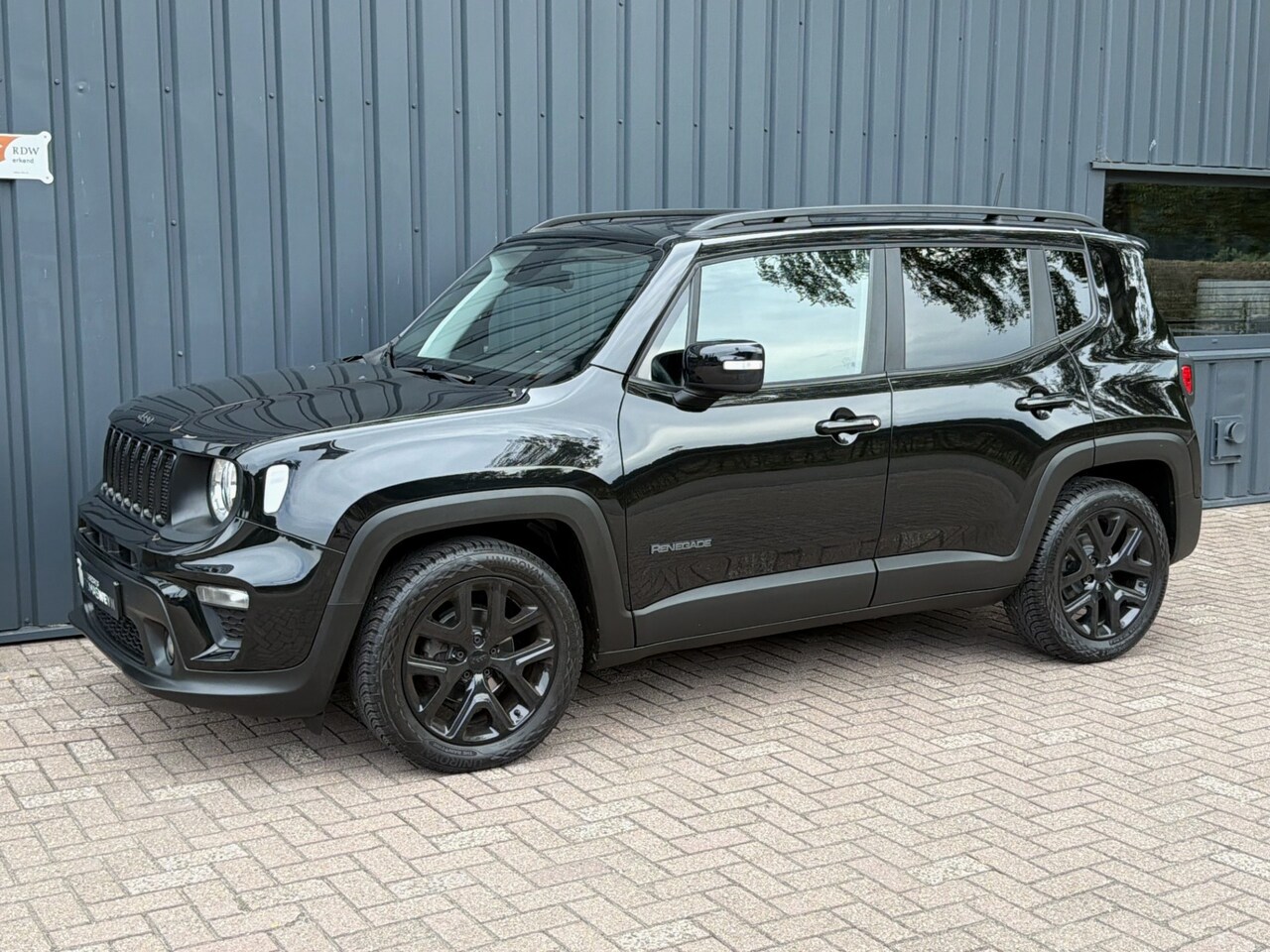 Jeep Renegade - 1.0T Night Eagle APPLE CARPLAY!/NAVI!/CRUISE!/ - AutoWereld.nl
