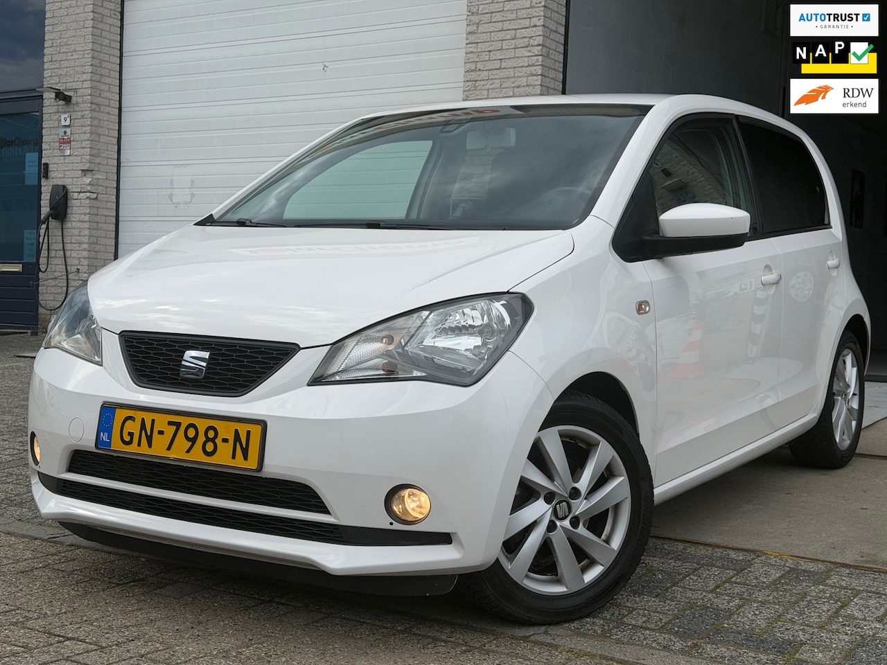 SEAT Mii - 1.0 Sport Connect/ nap/ 1jaar apk/ goed onderhouden/ 5drs/ airco/ navi/ pdc/ zeer nette au - AutoWereld.nl