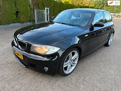 BMW 1-serie - 118i AUT 5-DRS M-SPORT ECC LEDER CRUISE CARPLAY