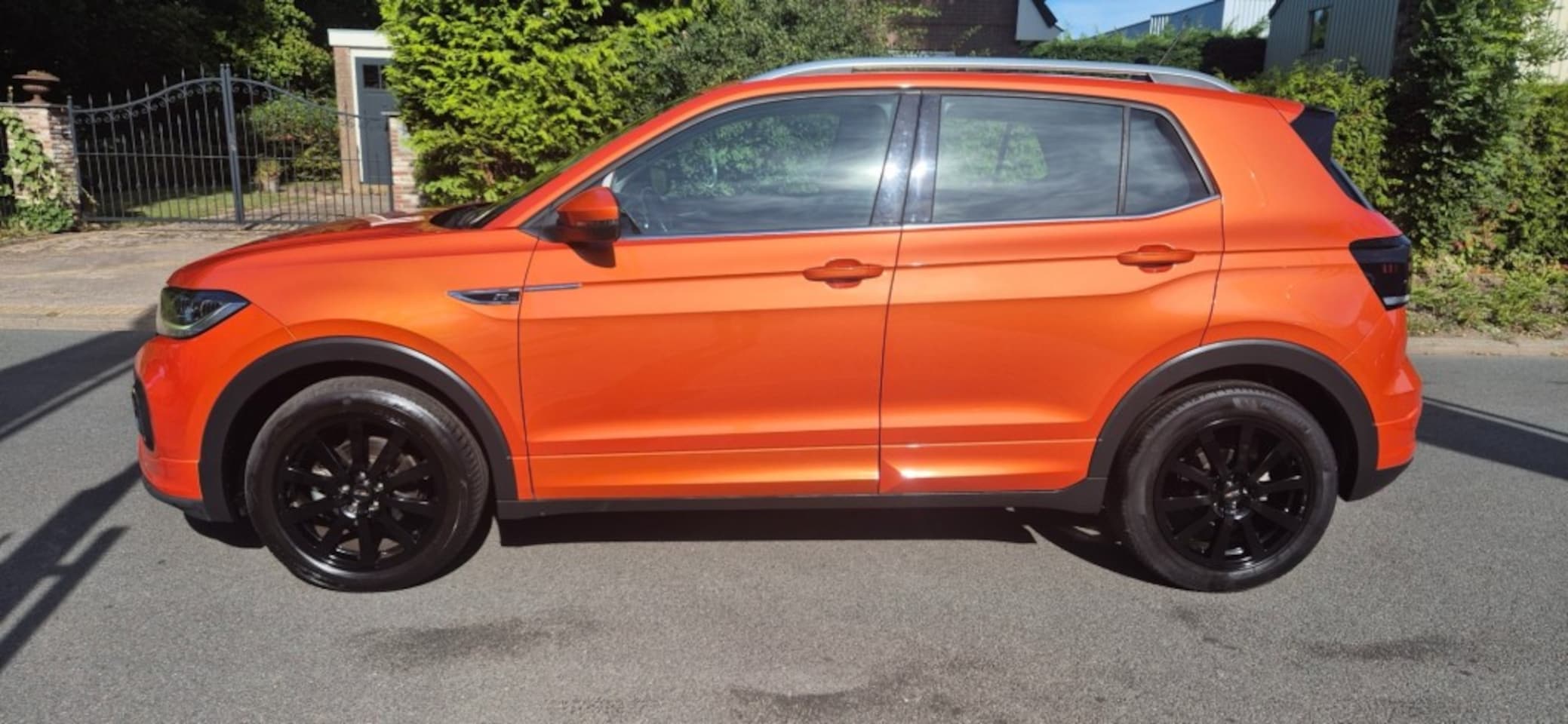Volkswagen T-Cross - 1.0 TSI Life/adaptief cruise control/R line/apple carplay android - AutoWereld.nl