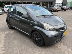 Toyota Aygo - 1.0-12V / Met nieuwe APK 08-2027 / Stuurbekrachtiging / Audio