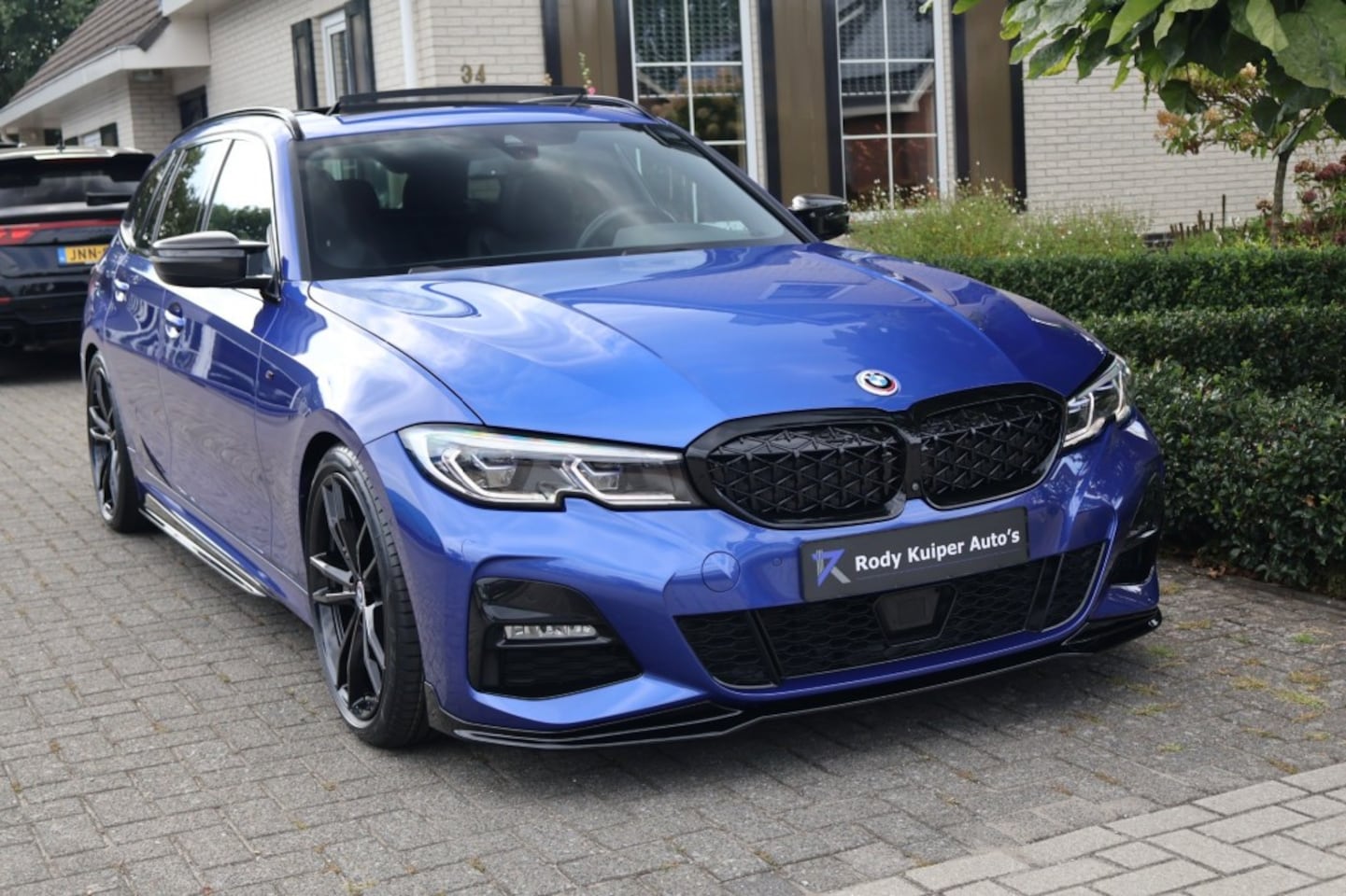 BMW 3-serie Touring - 330e Touring M Sport (292pk) M340i Look/Laser/Panodak/Helix Geluidsysteem - AutoWereld.nl