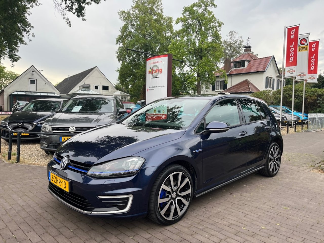 Volkswagen Golf - 1.4 TSI GTE HYBRID PHEV AUTOMAAT / STANDKACHEL / LEDER / NAVI / CAMERA / TREKHAAK / ADAP. - AutoWereld.nl