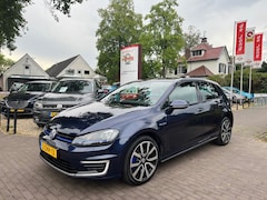 Volkswagen Golf - 1.4 TSI GTE HYBRID PHEV AUTOMAAT / STANDKACHEL / LEDER / NAVI / CAMERA / TREKHAAK / ADAP.