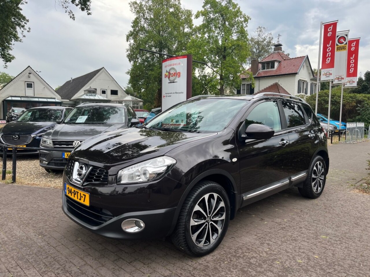 Nissan Qashqai - 2.0 CONNECT EDITION 141PK / PANODAK / NAVI / CAMERA / CRUISE CTR. / TREKHAAK / 18'' LM-VEL - AutoWereld.nl