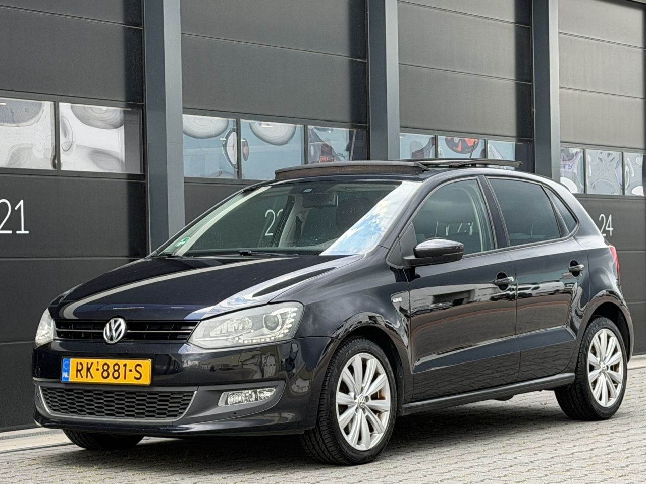 Volkswagen Polo - 1.6 TDI Highline Style Pano Xenon CLima - AutoWereld.nl