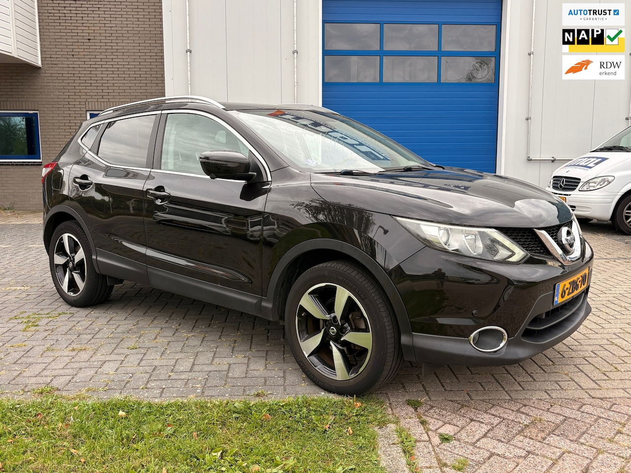 Nissan Qashqai - 1.2 Connect Edition/Pano/Led/Clima/NL/APK - AutoWereld.nl