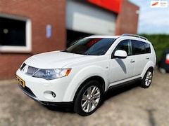 Mitsubishi Outlander - 2.0 DI-D Intense+/ 7zits/ Vol Opties