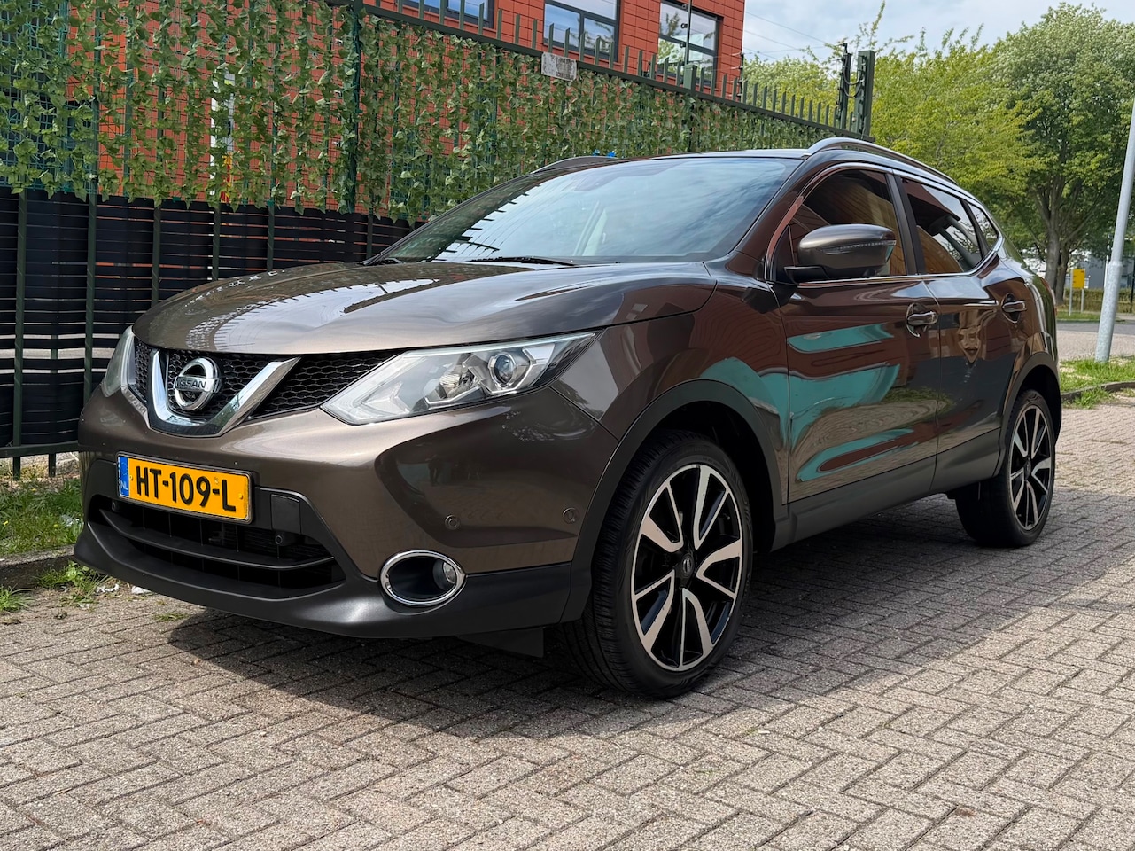 Nissan Qashqai - 1.2 Tekna 2016 LEDER|LED|CAMERA|TREKHAAK|NAP - AutoWereld.nl